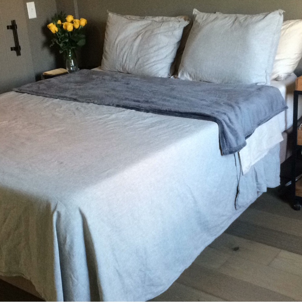Kenneth Cole Queen Linen Duvet Cover Set Grey in EUC